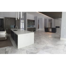 płytki marmurowe volakas grecki kamień naturalny biały łazienka kuchnia