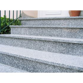 schody szare granitowe crystal grey płomienionwane